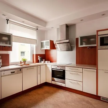 Homini Parking By Impero Appartement *